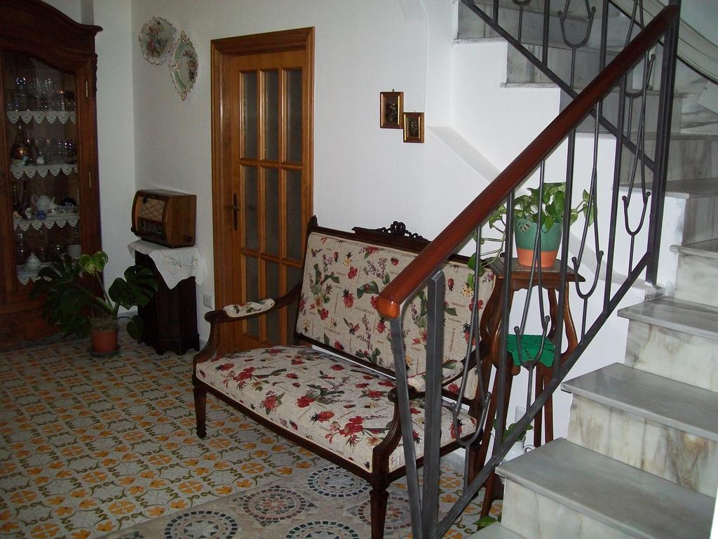 Notte Di Luna Room & Breakfast Oristano Bagian luar foto