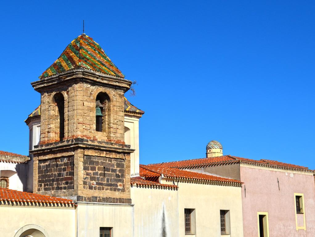 Notte Di Luna Room & Breakfast Oristano Bagian luar foto