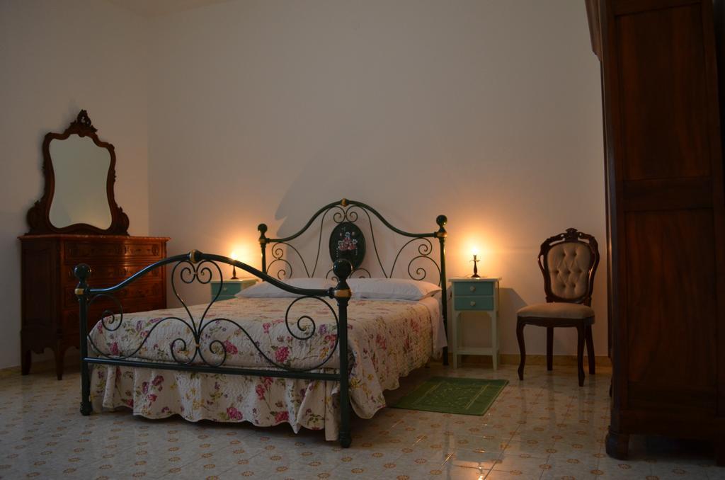 Notte Di Luna Room & Breakfast Oristano Ruang foto